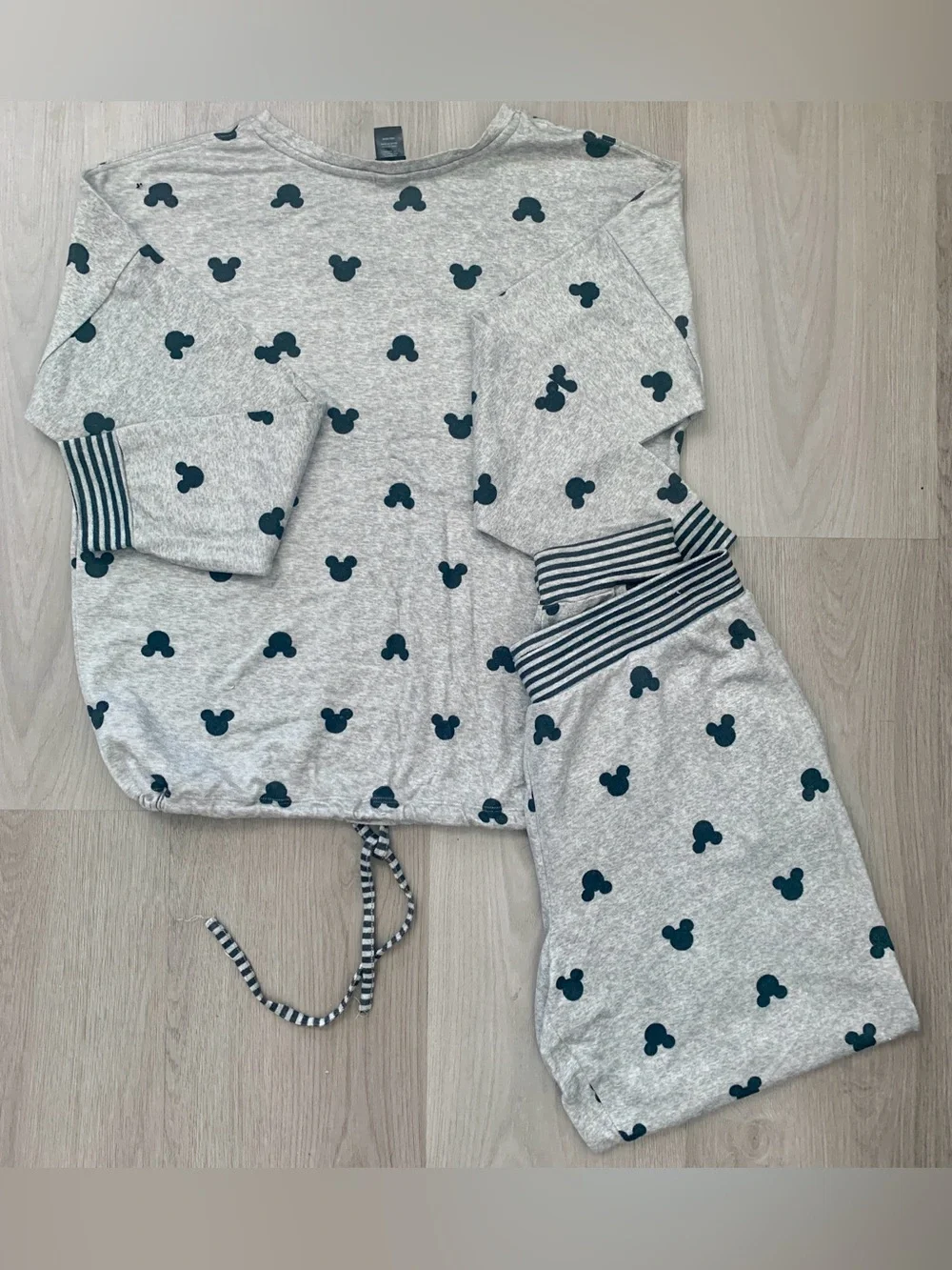 Disney Mickey Mount Print Women’s Pajama Set - Picture 3 of 5